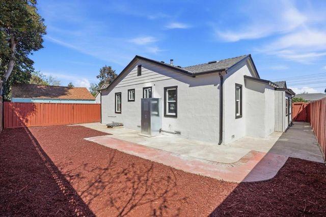 429 Daisy Lane, East Palo Alto, CA 94303