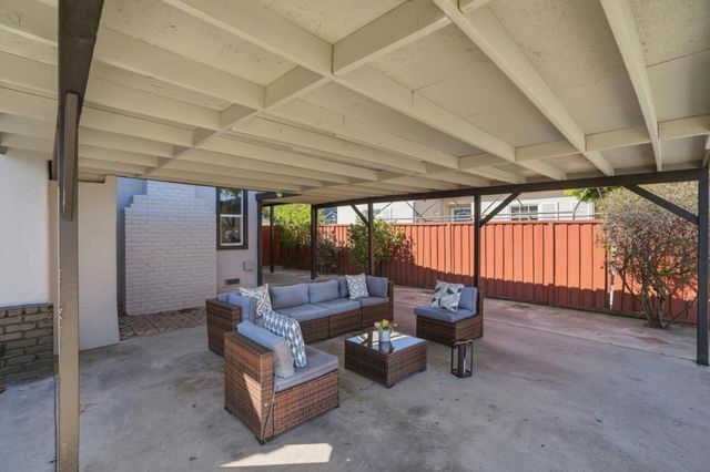 429 Daisy Lane, East Palo Alto, CA 94303