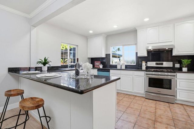 429 Daisy Lane, East Palo Alto, CA 94303