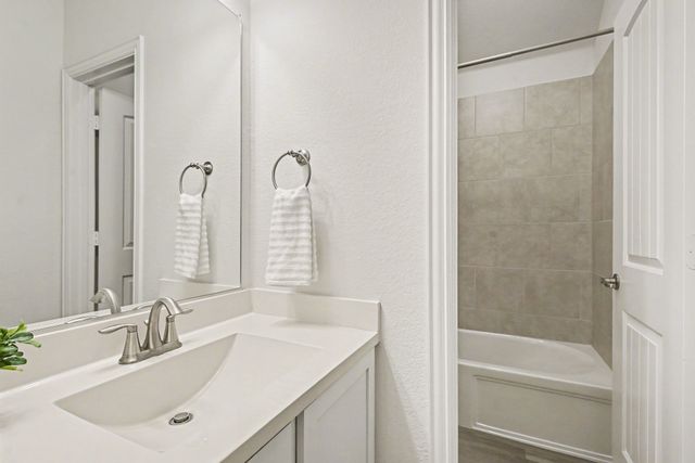 7225 Navoti Trail, Fort Worth, TX 76131