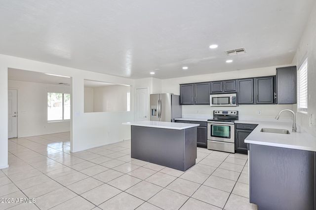 25771 W Satellite Lane, Buckeye, AZ 85326