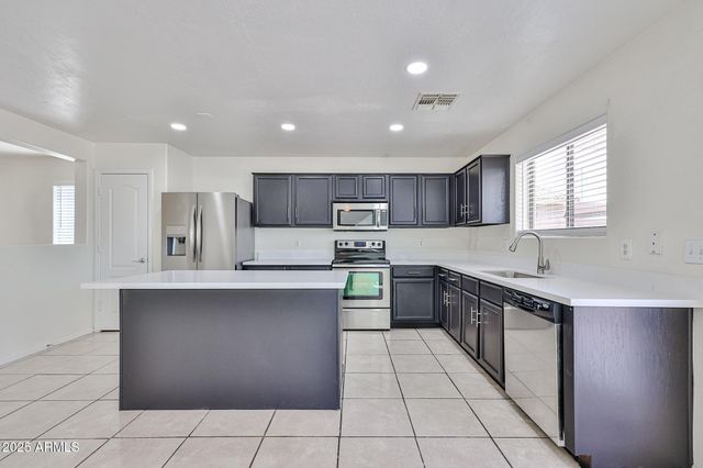 25771 W Satellite Lane, Buckeye, AZ 85326