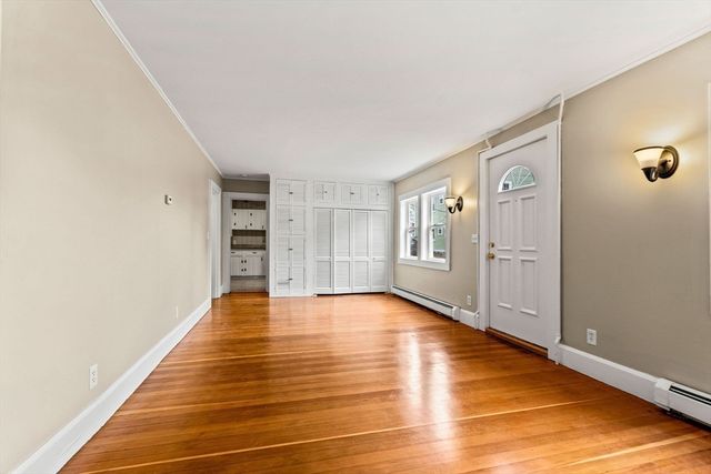 9 Maple Circle 1, Marblehead, MA 01945