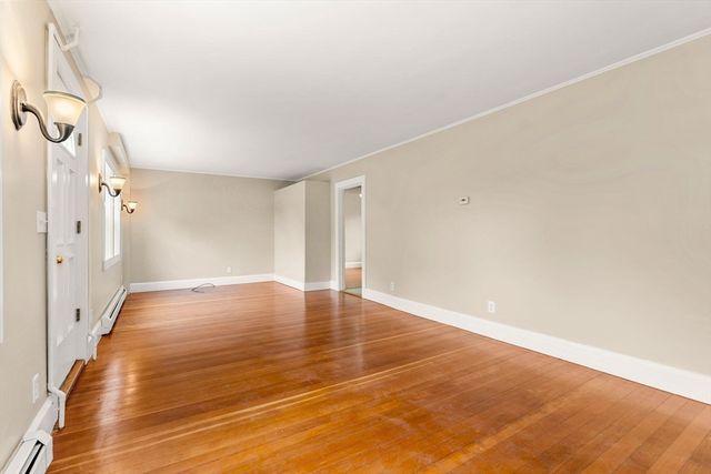 9 Maple Circle 1, Marblehead, MA 01945