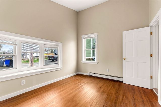 9 Maple Circle 1, Marblehead, MA 01945