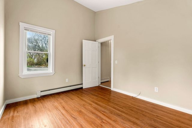 9 Maple Circle 1, Marblehead, MA 01945