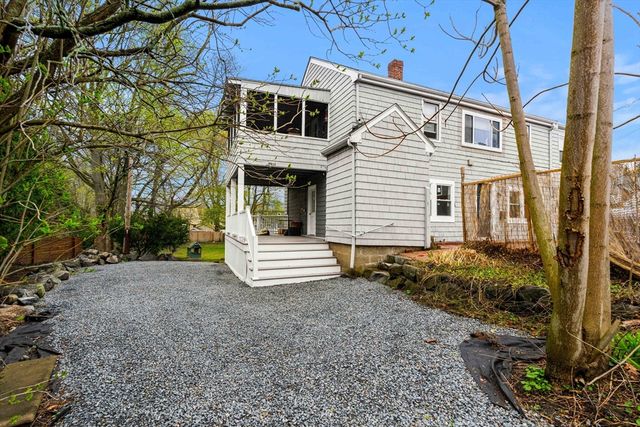 9 Maple Circle 1, Marblehead, MA 01945