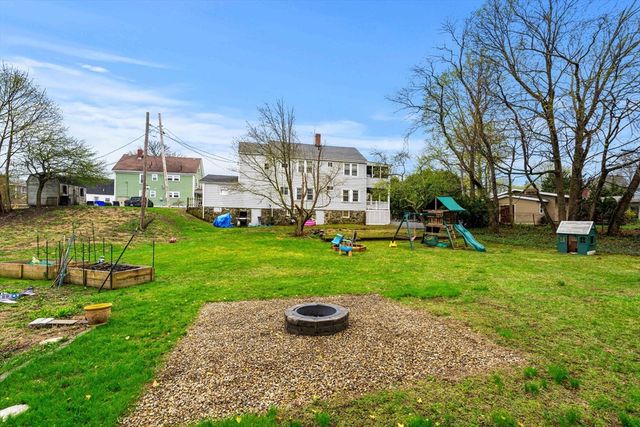 9 Maple Circle 1, Marblehead, MA 01945