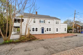 9 Maple Circle 1, Marblehead, MA 01945