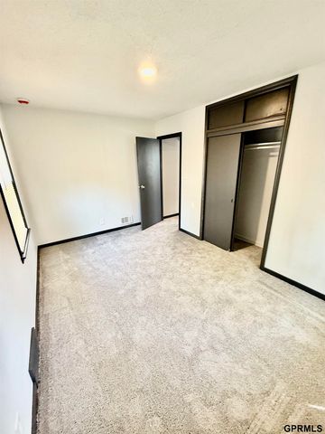 4018 N 42 Street, Omaha, NE 68111