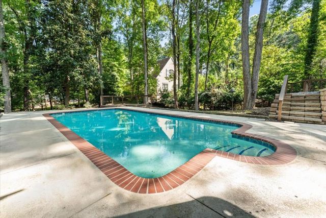 1606 E Nancy Creek Drive, Brookhaven, GA 30319