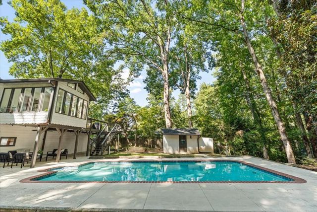 1606 E Nancy Creek Drive, Brookhaven, GA 30319