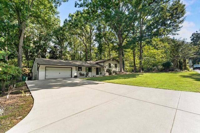 1606 E Nancy Creek Drive, Brookhaven, GA 30319