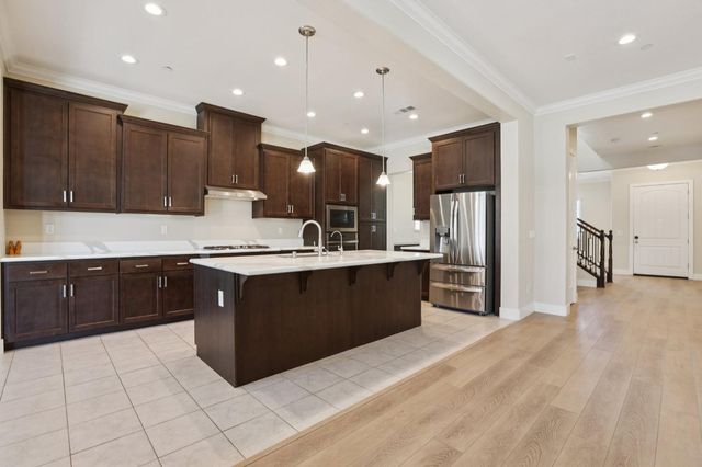 2464 Dilip Dr, Manteca, CA 95337