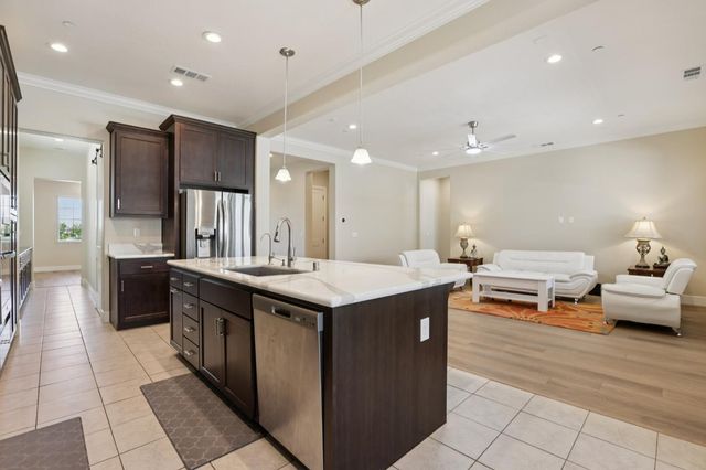 2464 Dilip Dr, Manteca, CA 95337