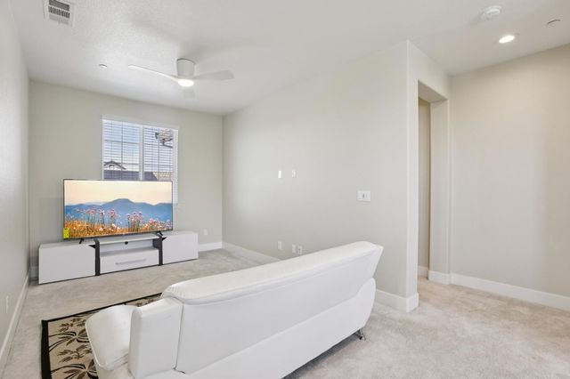 2464 Dilip Dr, Manteca, CA 95337