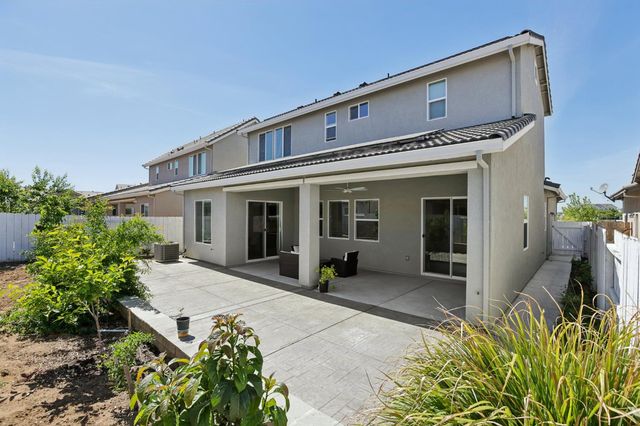 2464 Dilip Dr, Manteca, CA 95337