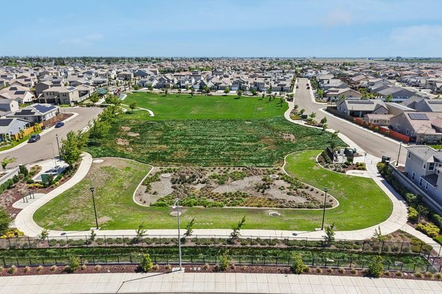 2464 Dilip Dr, Manteca, CA 95337