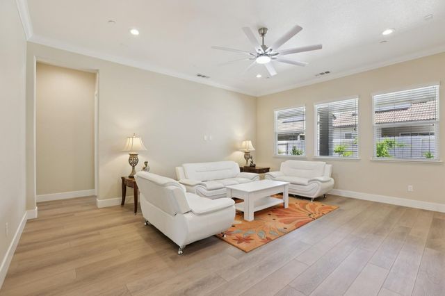 2464 Dilip Dr, Manteca, CA 95337