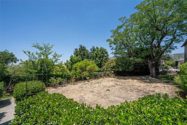 10439 Pinyon, Tujunga, CA 91042