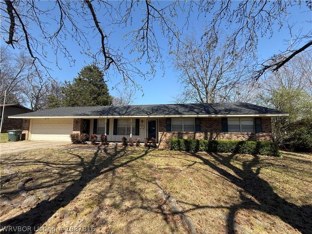 1707 Fryar Drive, Sallisaw, OK 74955