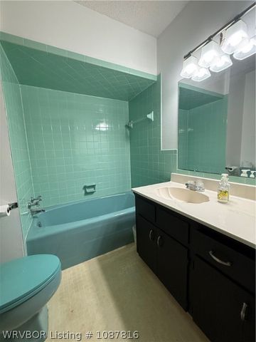 1707 Fryar Drive, Sallisaw, OK 74955