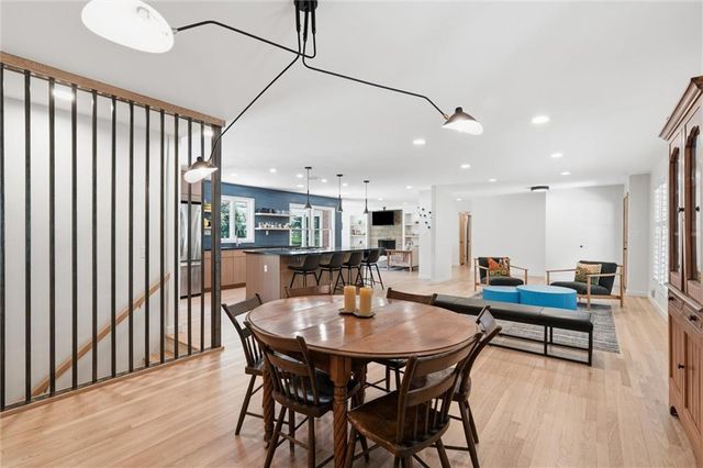 9821 Pembroke Lane, Leawood, KS 66206