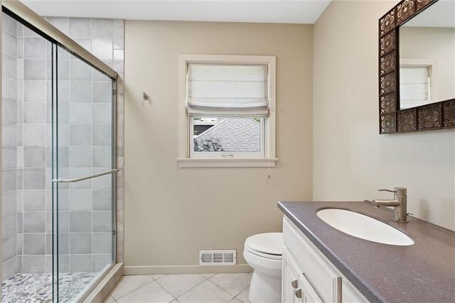 9821 Pembroke Lane, Leawood, KS 66206