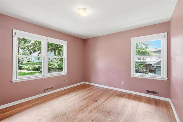 9821 Pembroke Lane, Leawood, KS 66206