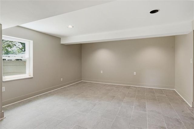 9821 Pembroke Lane, Leawood, KS 66206