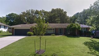9821 Pembroke Lane, Leawood, KS 66206