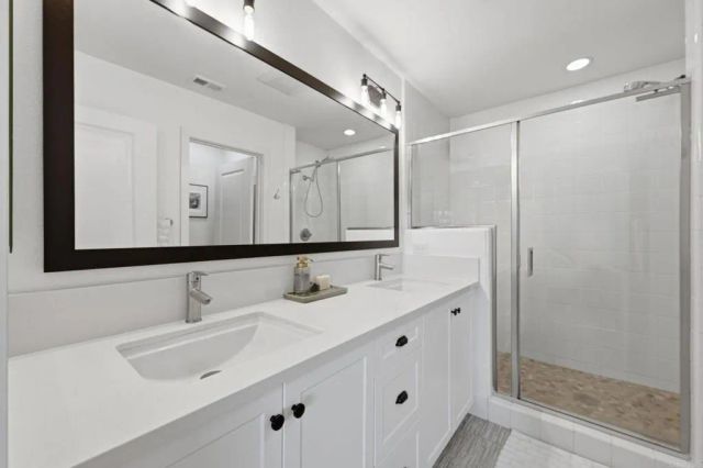 1678 Fairlead Avenue, Carlsbad, CA 92011