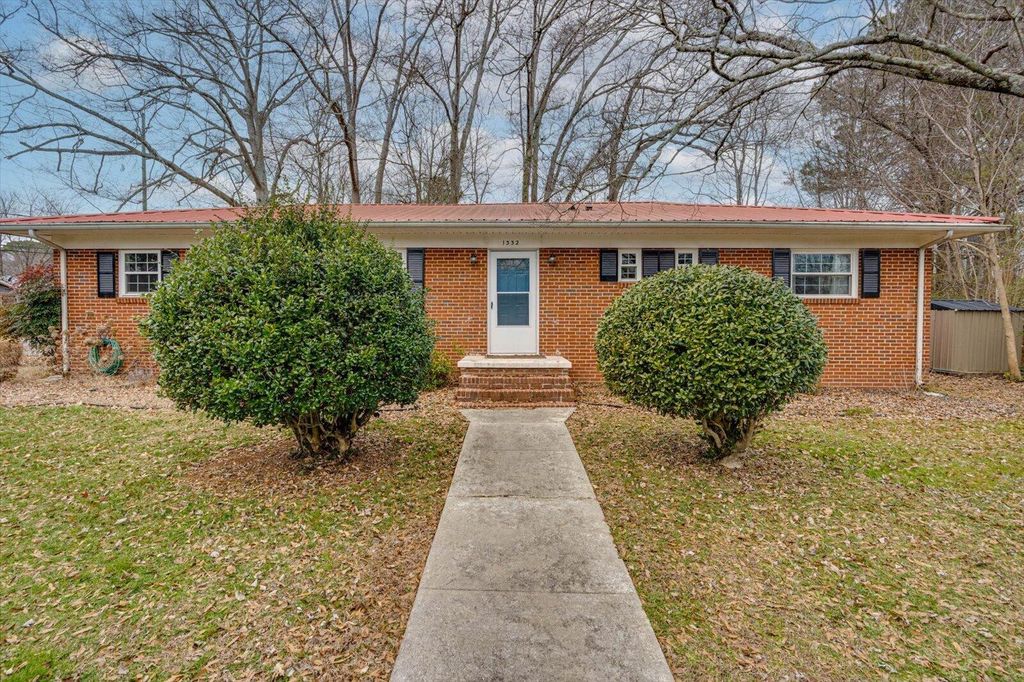 1332 Parker Avenue SW, Cleveland, TN 37311