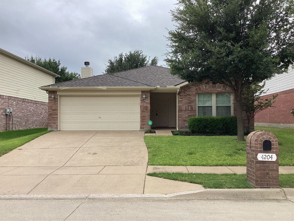 4204 Silverwood Trail, Fort Worth, TX 76244