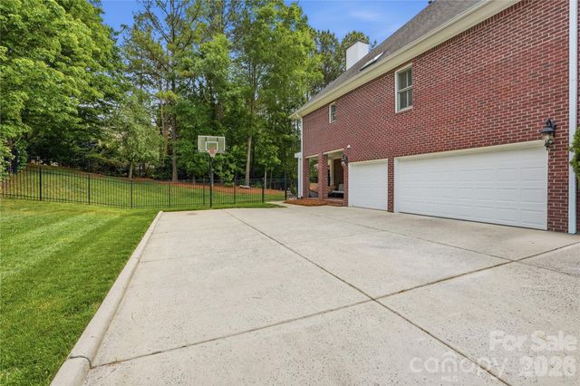 16219 Millsford Court, Charlotte, NC 28277