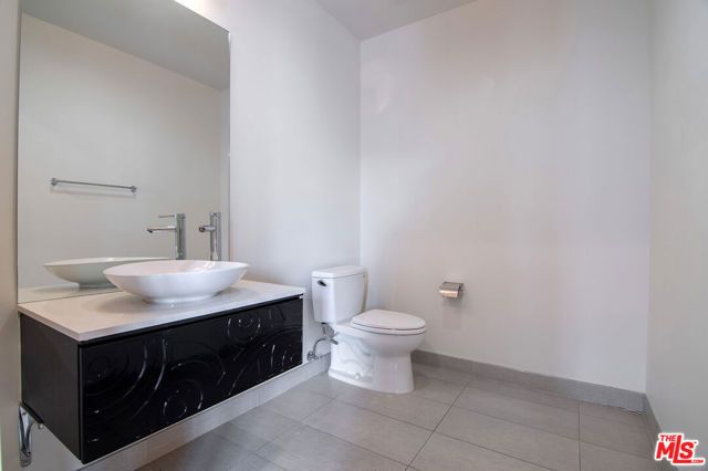 225 S Hamilton Drive 304, Beverly Hills, CA 90211