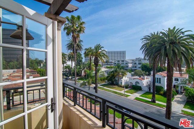 225 S Hamilton Drive 304, Beverly Hills, CA 90211