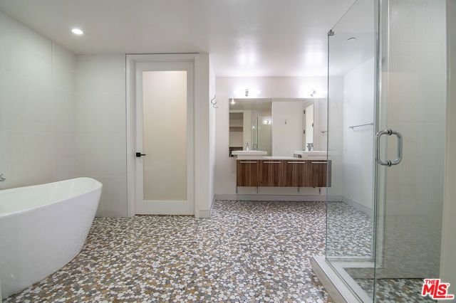 225 S Hamilton Drive 304, Beverly Hills, CA 90211