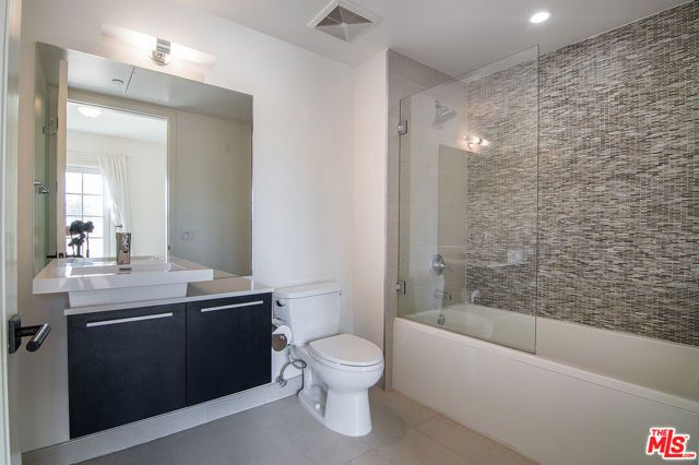 225 S Hamilton Drive 304, Beverly Hills, CA 90211