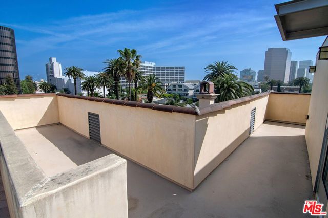 225 S Hamilton Drive 304, Beverly Hills, CA 90211