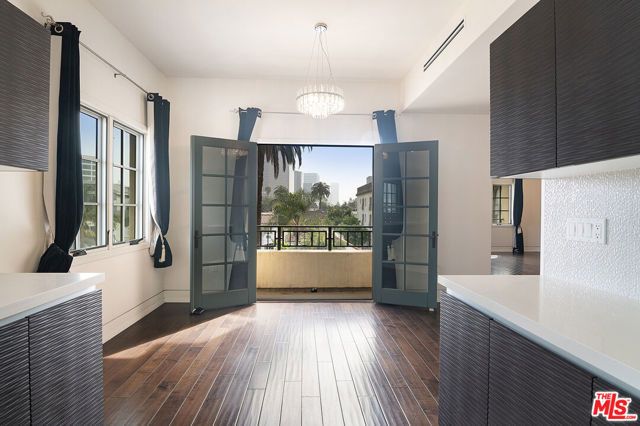 225 S Hamilton Drive 304, Beverly Hills, CA 90211