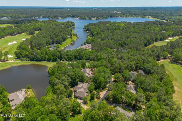 28 Millikens Bend, Hattiesburg, MS 39402