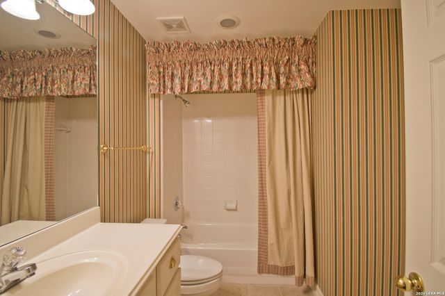 17323 Fountain Bluff Dr, San Antonio, TX 78248