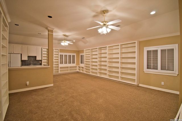 17323 Fountain Bluff Dr, San Antonio, TX 78248