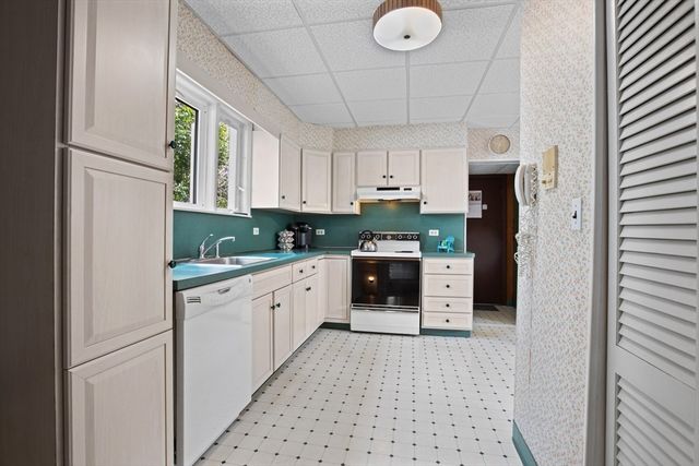 8A 3rd St, Medford, MA 02155