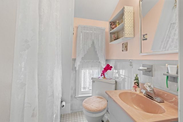 8A 3rd St, Medford, MA 02155