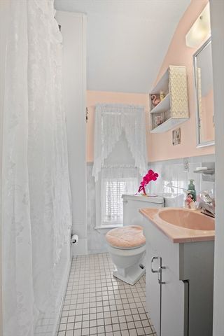 8A 3rd St, Medford, MA 02155