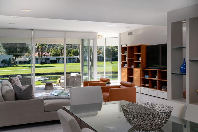 337 Westlake Terrace, Palm Springs, CA 92264