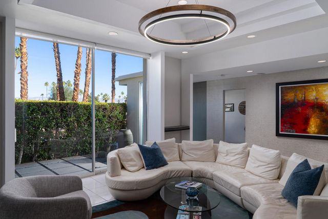 337 Westlake Terrace, Palm Springs, CA 92264