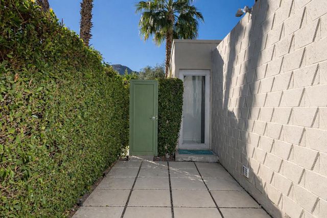 337 Westlake Terrace, Palm Springs, CA 92264